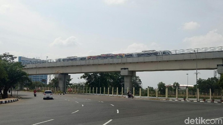 Warga Palembang Keluhkan Jadwal LRT yang Tak Tepat Waktu Warga Palembang Keluhkan Jadwal LRT yang Tak Tepat Waktu