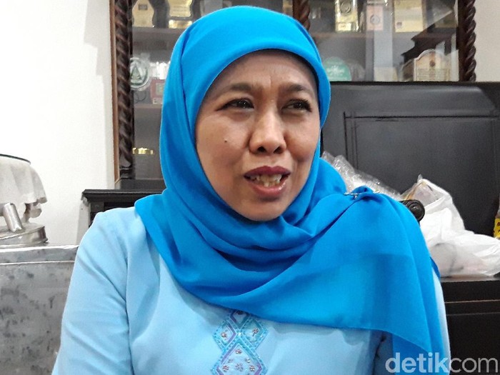 Gubernur Khofifah