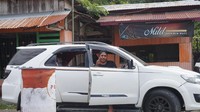 Para sopir mengaku menerapkan tarif per kepala sebesar Rp 500 ribu. Namun untuk pemesanan khusus seperti carter harga bisa lebih.