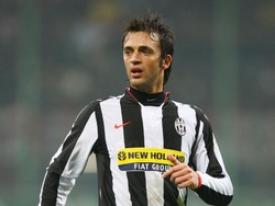 Nicola Legrottaglie sempat dilepas Juventus ke AC Milan dengan status bebas transfer pada musim dingin 2011. Namun cedera parah membuatnya hanya bermain sekali untuk Rossoneri di enam bulan pertamanya berseragam Merah Hitam. (Foto: Michael Steele/Getty Images)