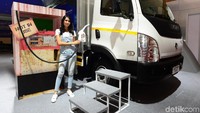 Tak melulu soal pameran otomotif, penampilan dari sejumlah gadis di GIIAS 2018 juga menjadi daya tarik tersendiri.