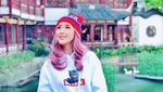 Foto: Liburannya Model & DJ Cantik yang Bergaya Nyentrik