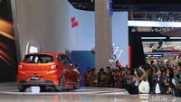 Honda Brio terbaru ini tetap mempertahankan berbagai fitur yang jadi keunggulannya. Mobil ini masih pakai mesin i-VTEC 1.2 liter.