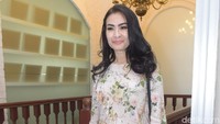 Iis Dahlia saat ditemui di kawasan Kemang, Jakarta Selatan pada Jumat (3/8). Pool/Noel/detikFoto.
