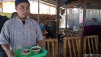 Sekeluarnya dari penjara, dia mengaku pernah ditawari untuk kembali ikut aksi terorisme. Namun dia memilih mengurus keluarga sambil berdakwah. Saya bilang mau fokus mengurus ekonomi keluarga. Dakwah masih tetap ikut, tapi saya mencoba netral, kata dia.