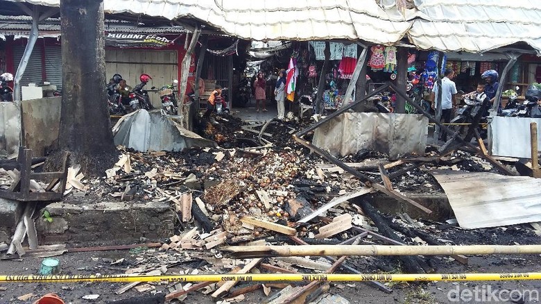 Kebakaran Pasar Indihiang, Kerugian Pedagang Capai Rp 600 Juta Kebakaran Pasar Indihiang, Kerugian Pedagang Capai Rp 600 Juta