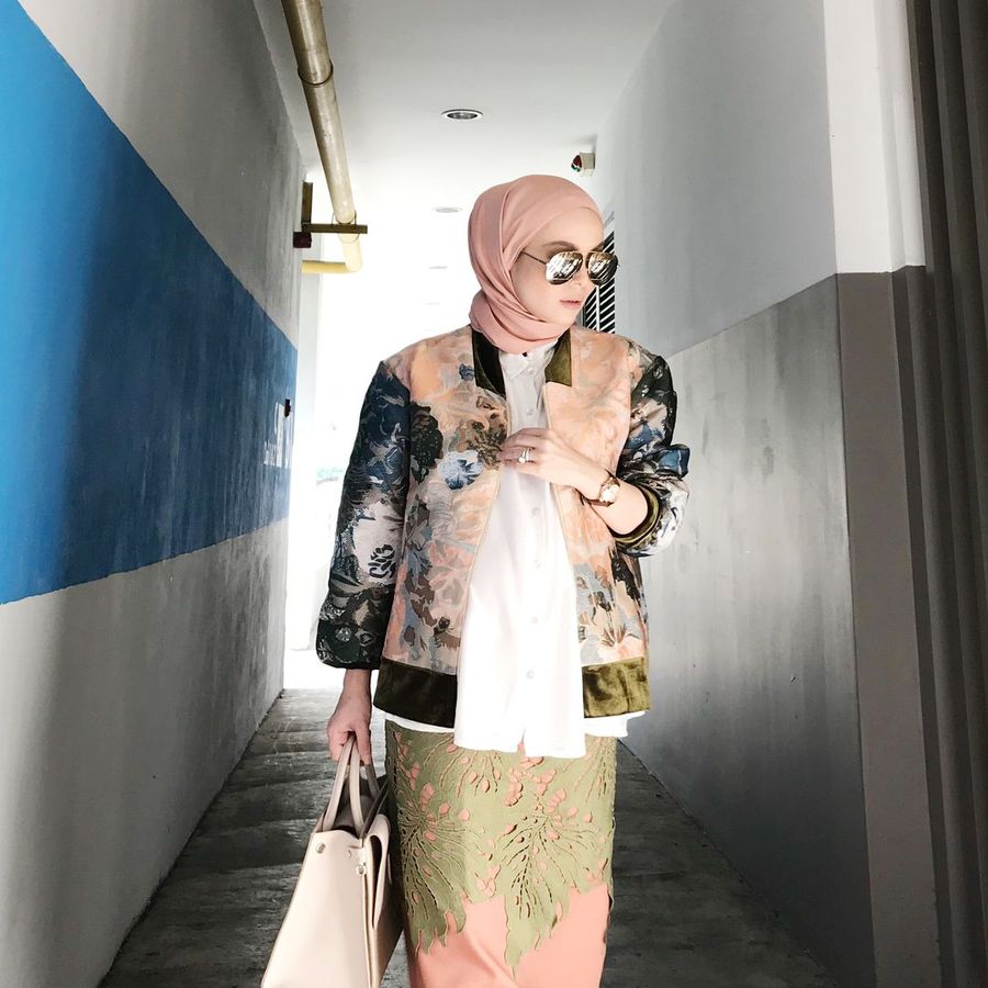 Gaya Mewah Vivy Yusof Hijabers Yang Dihujat Karena Mukena Palsu