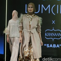 Karya busana terbaru dari Khanaan Salman yang mengangkat tema Saba di Jakarta Modest Fashion Week, Artium Gandaria City, Jakarta, Minggu [29/72018]. Foto: Mohammad Abduh/Wolipop