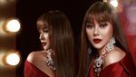 Sexy in Red! Lihat Aura Kasih Makin Semangat di Pagi Hari