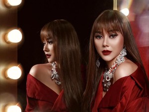 Tertarik Bisnis Kosmetik, Aura Kasih Jualan Lipstik Rp 129 Ribu