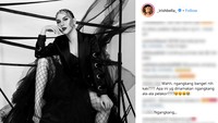 Ia pun mendapat komentar nyinyir. Wahh, ngangkang banget nih kak???? Apa ini yg dinamakan ngangkang ala-ala pelakor???? tulis salah seorang netizen. Foto: Dok. Instagram/_irishbella_