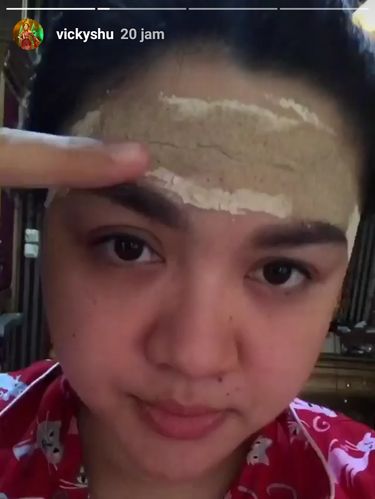Sudah Modern, Vicky Shu Tetap Pakai Pilis dan Param Kocok