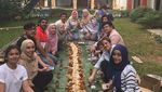 Begini Gaya Kulineran Ratu Dangdut, Elvy Sukaesih yang Jago Masak