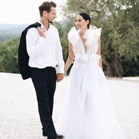 Lindy Rama atau yang lebih dikenal sebagai Lindy Klim baru saja melangsungkan pernikahan dengan seorang pria Inggris bernama Adam Ellis. Pernikahan tersebut berlangsung romantis di Tuscany, Italia. Foto: Instagram