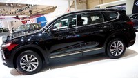 Hyundai turut membawa SUV terbarunya Santa Fe pada pameran Gaikindo Indonesia International Auto Show (GIIAS) 2018.