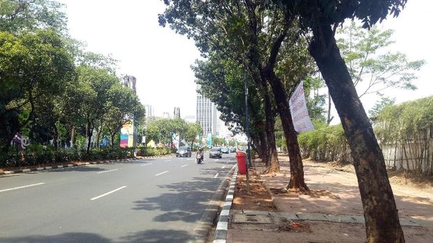 Jalan ASia Afrika, Senayan yang kerap jadi lapak sate taichan