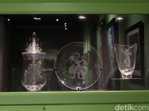 Tersimpan 60 Tahun, Kristal Langka Koleksi Istana Dipajang