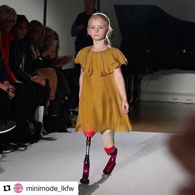 Daisy-May pernah berjalan di London Fashion Week pada Februari lalu layaknya model profesional. Foto: Dok. Instagram/Daisy-May Demetre