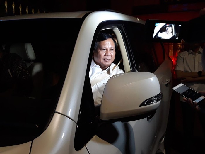 Usai Disambangi Hinca dan Amien, Prabowo Tinggalkan Rumah