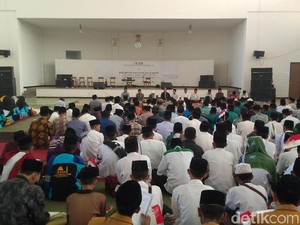Gabungan Santri di Cirebon Deklarasi Dukung Jokowi 2 Periode