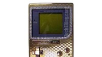 Game Boy. Game Boy ini merupakan mainan paling mahal yang dibuat hingga saat ini. Layarnya dipagari dengan berlian. Harganya US$25000 atau setara Rp 362 juta. destinationluxury.com/Istimewa.