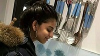 Duh, udah cantik bisa masak juga! Kali ini gadis yang lahir pada 22 Mei 2000 itu terlihat sedang merebus pasta. Kira-kira varian pasta apa yang akan ia buat, ya?Foto: Instagram