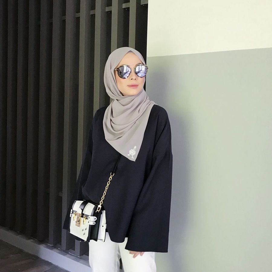 Gaya Mewah Vivy Yusof Hijabers Yang Dihujat Karena Mukena Palsu