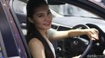 SPG Cantik di Honda HR-V