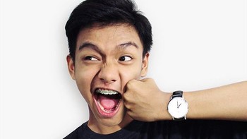 Ivo Saka Yuvens atau yang akrab di panggil Sakayuv pernah meramaikan Instagram dengan video-video kocak yang lekat dengan kehidupan sehari-hari. Sayangnya pemuda asal Surabaya ini kini menghilang tanpa kabar dari media sosial. Kira-kira kemana ya Sakayuv? (Foto: instagram)