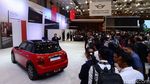 Ada Bendera Inggris di Mobil Ini