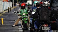 Aksi melawan arus ini akan berbahaya bagi diri sendiri dan pengendara lainnya.