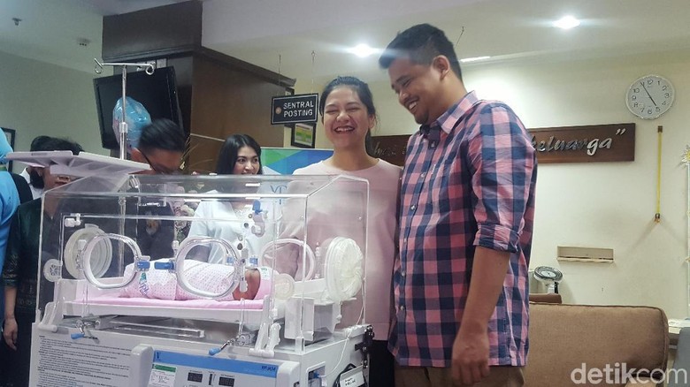 Belum Pulang dari RS, Kahiyang-Bobby Masih Belajar Jadi Ibu-Bapak Belum Pulang dari RS, Kahiyang-Bobby Masih Belajar Jadi Ibu-Bapak