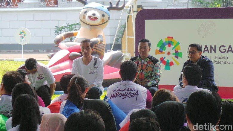 Jokowi Ingin Warga Biasakan Jalan Kaki Agar Sehat Jokowi Ingin Warga Biasakan Jalan Kaki Agar Sehat