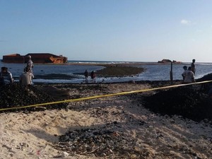 Dihantam Badai, Kapal Tongkang Batu Bara Terbelah Dua di Pantai Aceh