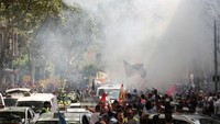 Pengemudi atau sopir taksi konvensional di Barcelona, Spanyol menggelar unjuk rasa untuk protes keberadaan taksi online. Albert Gea/Reuters.