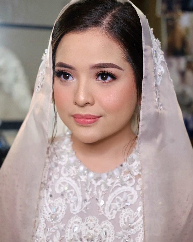 Tasya akan resmi menikah pada Minggu (5/8/2018), dengan tunangan yang sudah dipacarinya sejak 5,5 tahun lalu. Foto: Instagram/@fidelhertamakeup