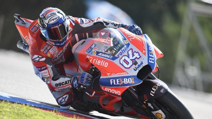 Andrea Dovizioso meraih pole position di Kualifikasi MotoGP Republik Ceko 2018 (Mirco Lazzari gp/Getty Images) Andrea Dovizioso meraih pole position di Kualifikasi MotoGP Republik Ceko 2018 (Mirco Lazzari gp/Getty Images)
