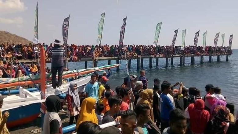 Kemeriahan Festival Sangiang Api di Bima, Sumbawa, NTB (Ayang Saifullah/istimewa) Kemeriahan Festival Sangiang Api di Bima, Sumbawa, NTB (Ayang Saifullah/istimewa)