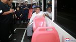 Foto: Saat Kim Jong-Un Blusukan ke Pabrik Bus di Pyongyang