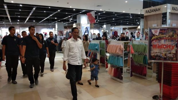 Kunjungan dilakukan sebelum Jokowi melakukan beberapa kegiatan di akhir pekan