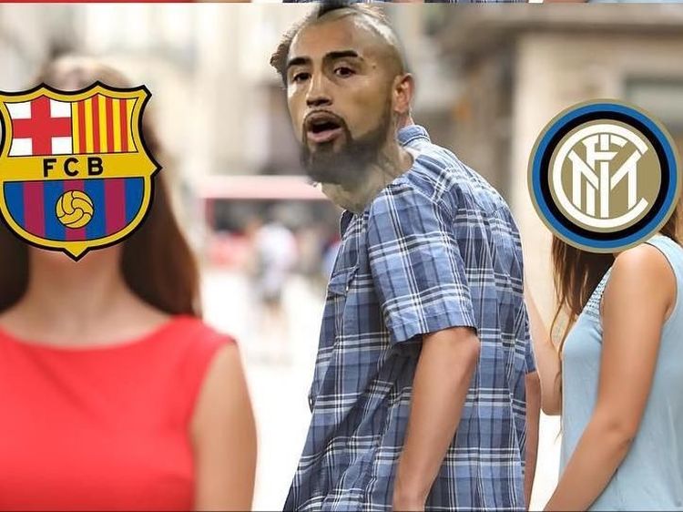 Meme-meme Barcelona Bajak Vidal dari Inter