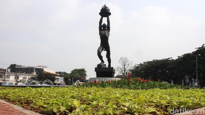 Jelang Asian Games 2018 Patung Pemuda Membangun dipercantik dengan adanya air mancur dan taman. Seperti apa penampakannya?