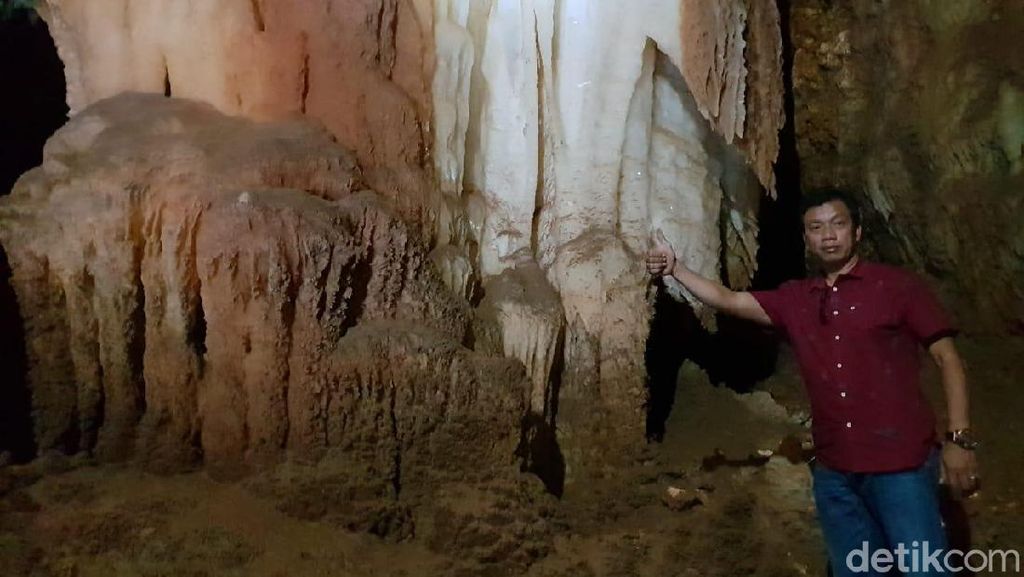 Ditemukan Gua Bawah Tanah di Tuban, Dalamnya Penuh Stalagtit Ditemukan Gua Bawah Tanah di Tuban, Dalamnya Penuh Stalagtit