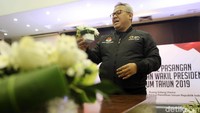 Selama proses pendaftaran pun, KPU meminta pimpinan partai politik pengusung harus hadir saat pendaftaran capres-cawapres. Beberapa persyaratan pun harus dipenuhi oleh para capres dan cawapres saat pendaftaran tersebut.