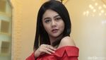 Merah Merona Jenita Janet Pamer Pundak
