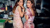 Eits! Lily diam-diam ketahuan masuk dapur restoran nih. Ia juga ‘mencuri’ roti dan keju dalam sebuah pemotretan. Foto: Instagram @lilyaldridge