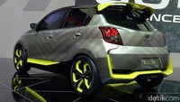 Datsun GO-live tersedia dalam empat warna bodi berbeda (hitam, putih, silver, dan abu-abu). Tapi yang berbeda, mobil ini dihiasi dengan atap warna hitam dan aksen kuning yang tegas sehingga memberikan kesan berani, ekspresif dan muda, serta menjadikannya pusat perhatian di jalanan.