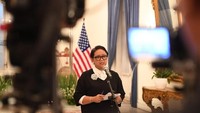Selain itu ia juga mengatakan penyelesaian masalah Palestina juga dibahas dalam pertemuan tersebut. Menurutnya solusi dua negara atau two state solution menjadi cara yang harus dilakukan.  (Foto: Dok. Twitter Kementerian Luar Negeri)