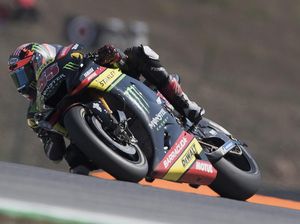 Hafizh Syahrin Coba Tiru Gaya Lorenzo di Brno