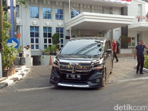 1,5 Jam Jenguk Cucu, Iriana Tinggalkan RS